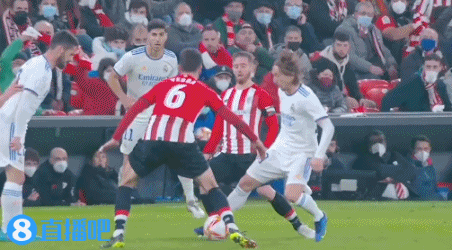 为什么打者在进入打击区前会用脚尖反复确认后脚的落点