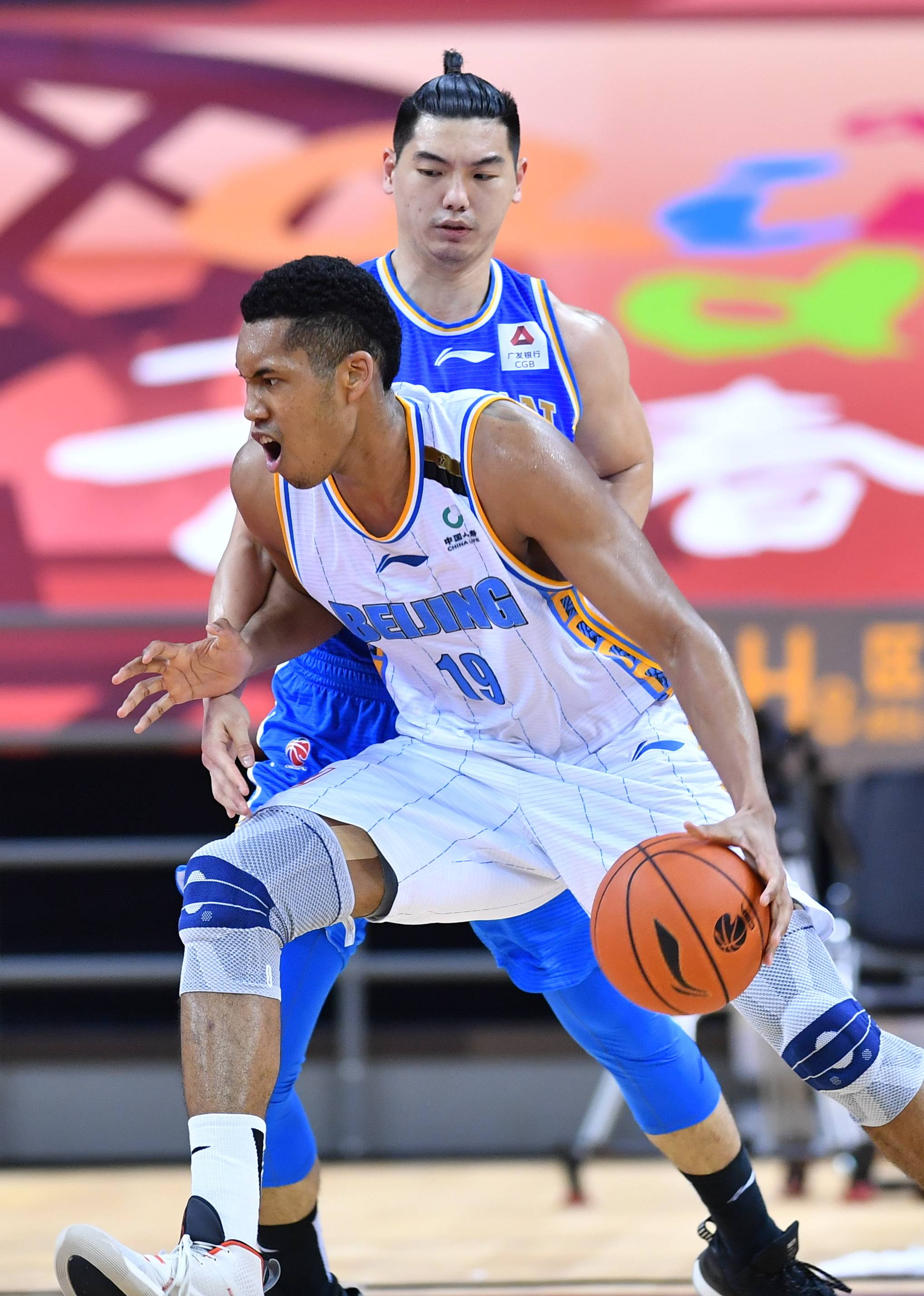 整个市场上 整个市场上